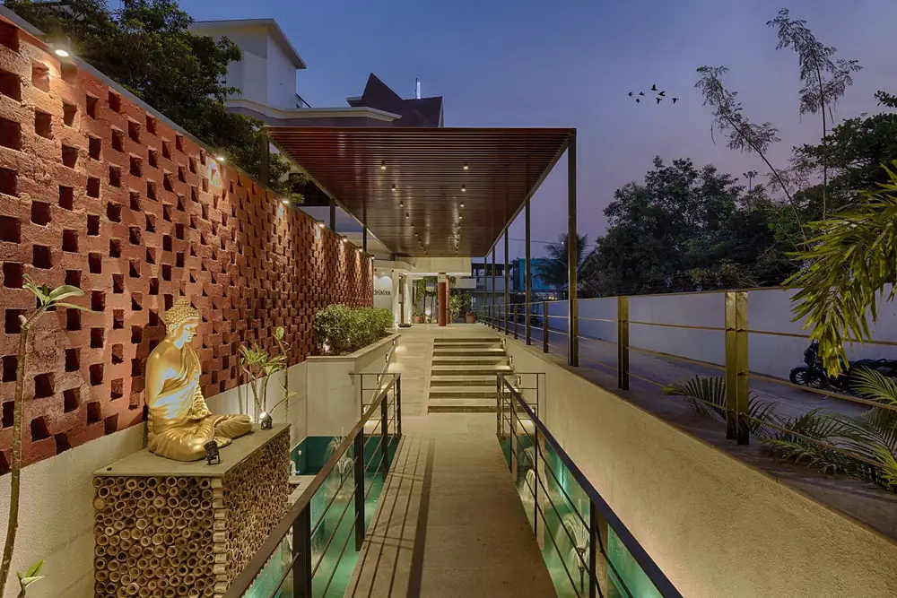 Holistica Rehab — courtyard walkway